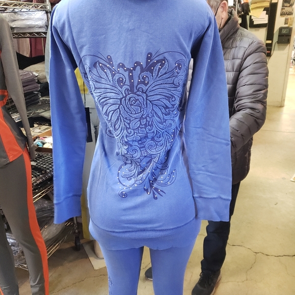 BCBG sweat suit/ color is darker than picture. - Picture 2 of 5